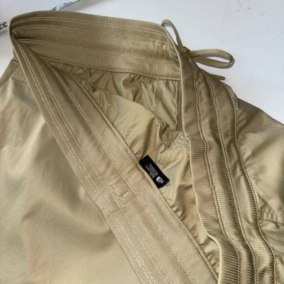 The North Face Womens Aphrodite Motion Shorts in XL Kelp tan - Picture 5 of 6